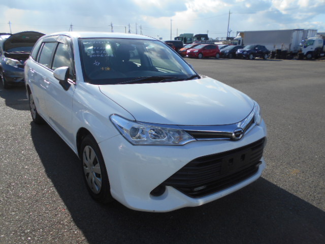 Toyota Corolla Fielder 2015