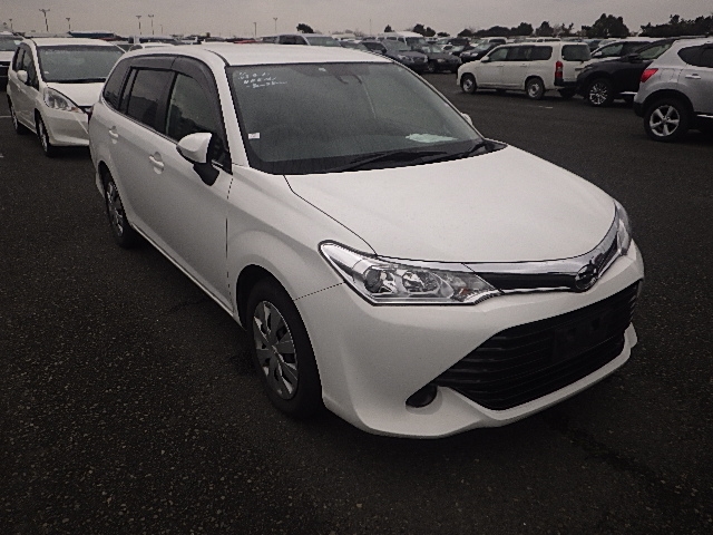 Toyota Corolla Fielder 2015