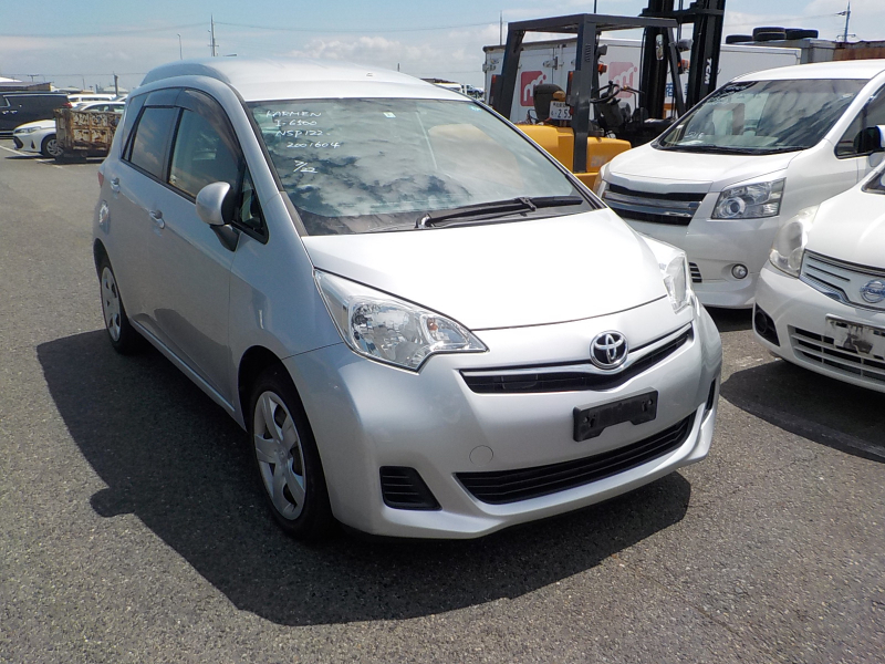 Toyota Ractis 2012