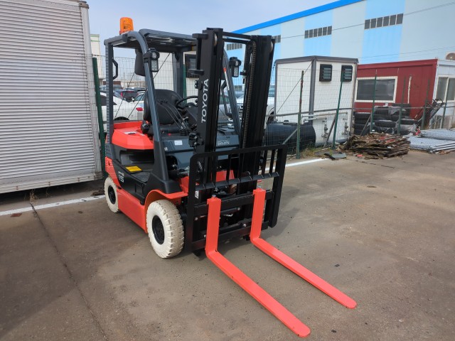Toyota Fork-Lift 2023
