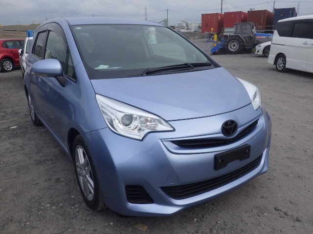 Toyota Ractis 2015