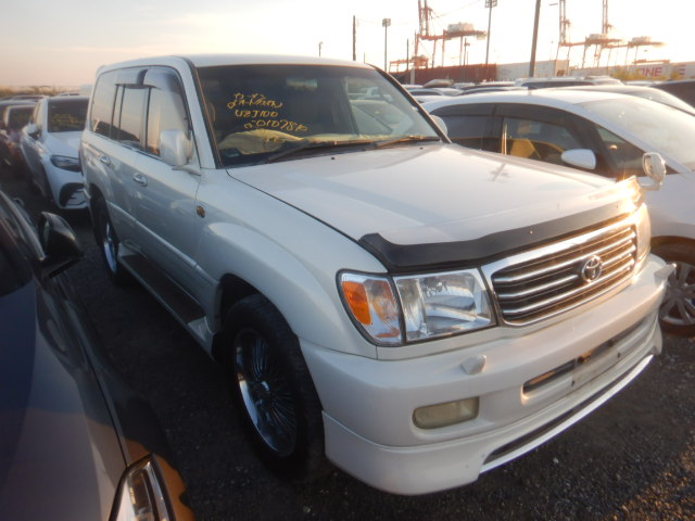 Toyota Land Cruiser 100 2000