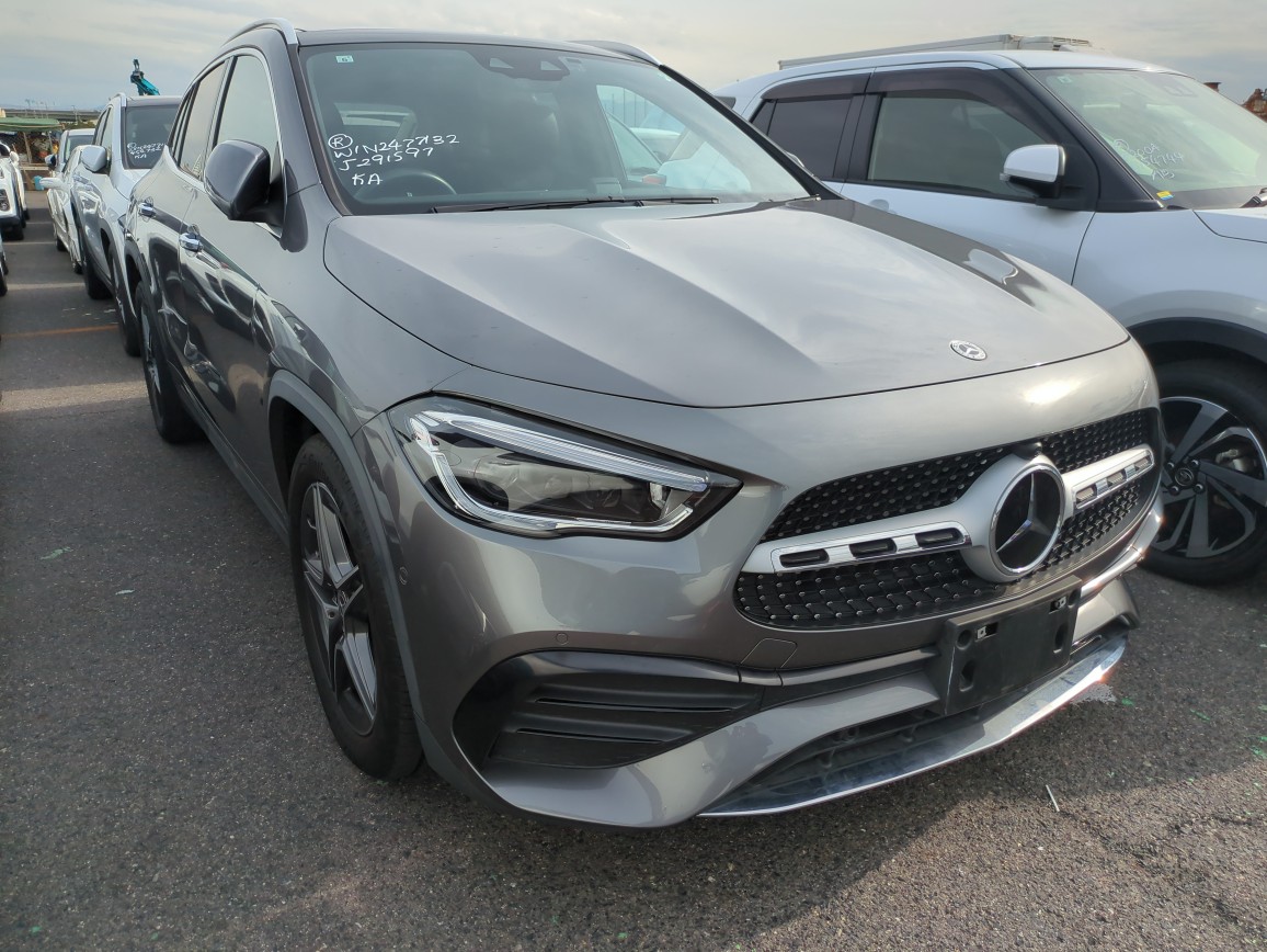Mercedes Benz GLA-class 2021