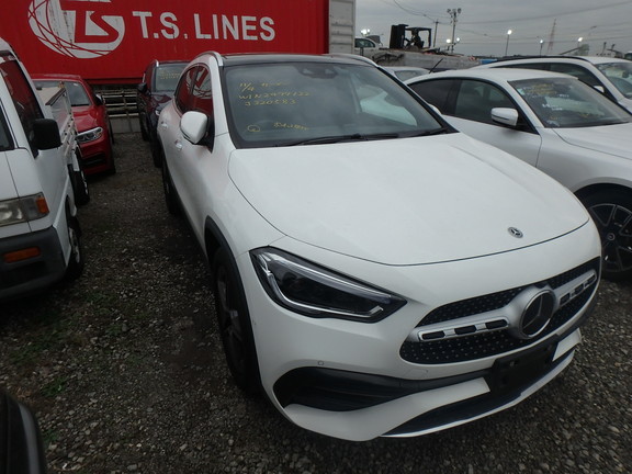 Mercedes Benz GLA-class 2021