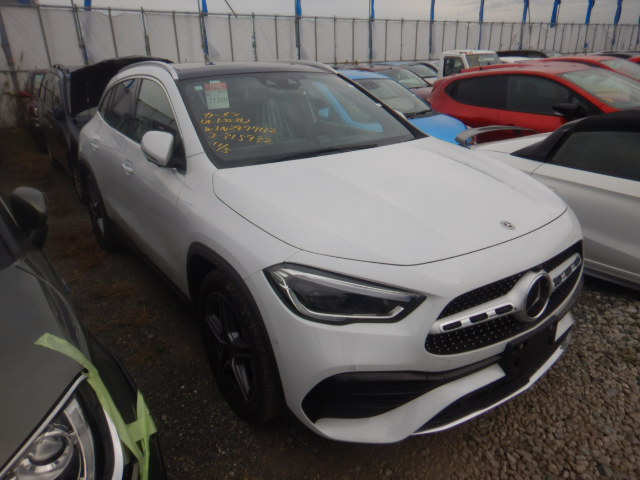 Mercedes Benz GLA-class 2021