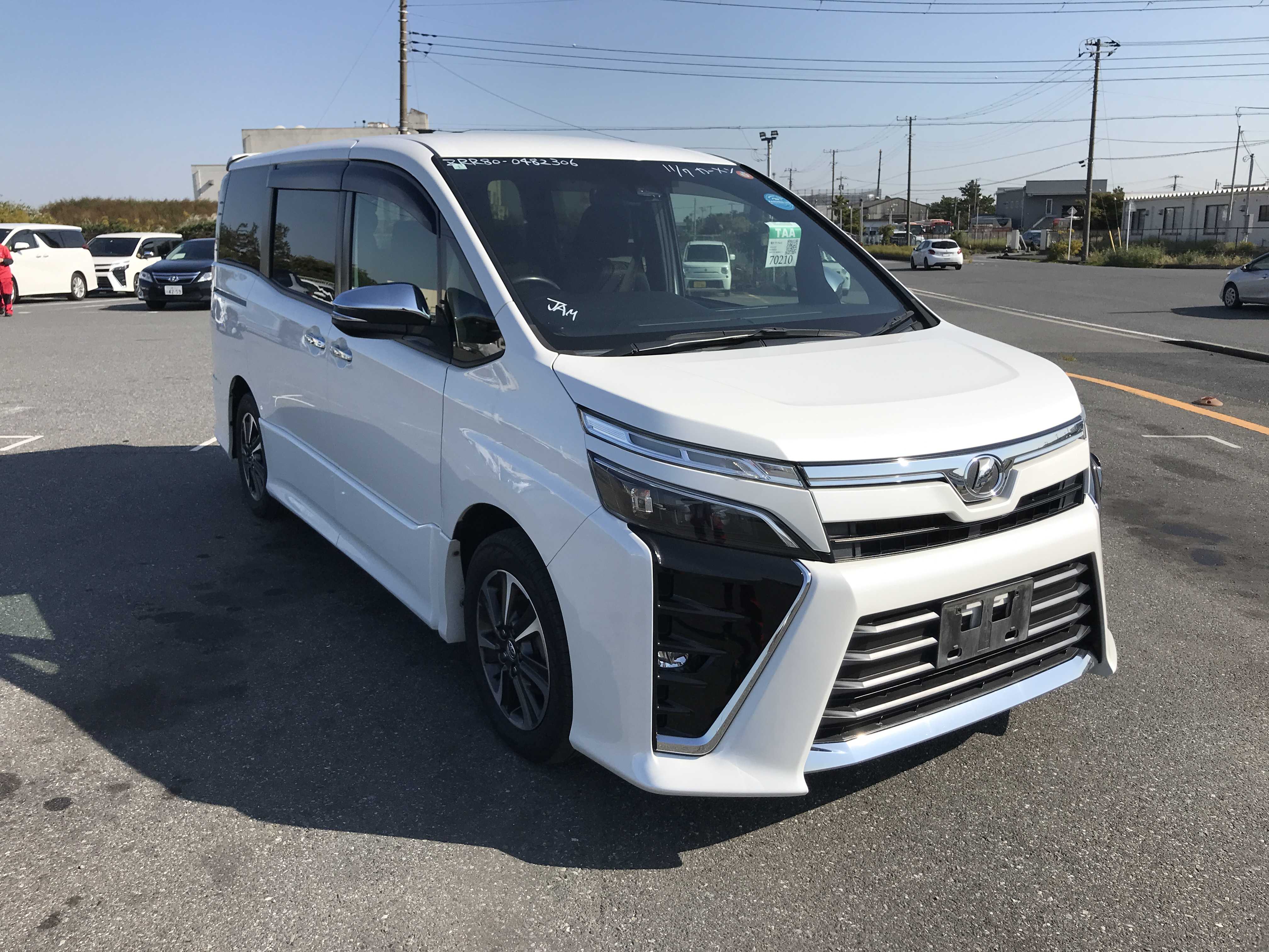 Toyota Voxy 2019