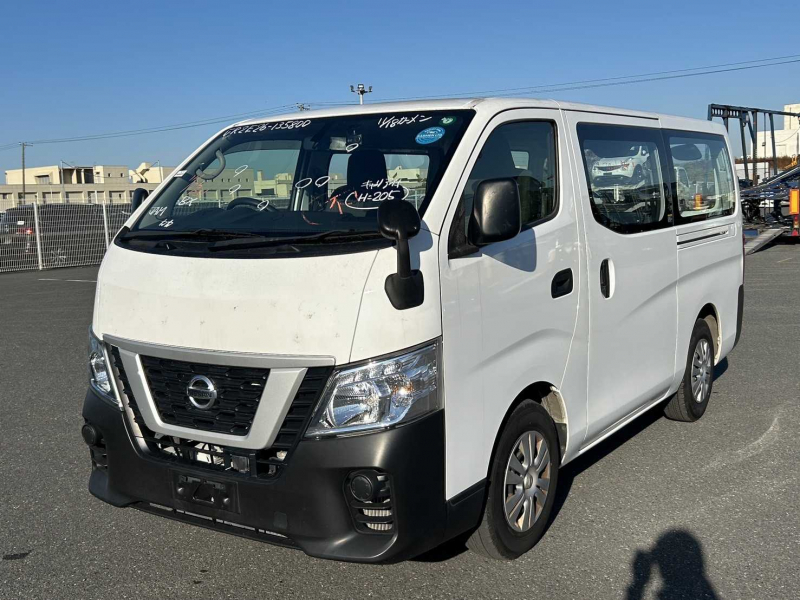 Nissan NV350 2021
