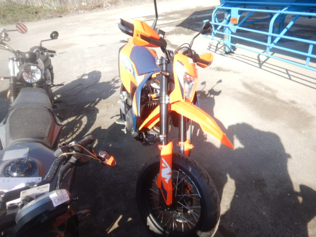 KTM 690 SMC R 2024