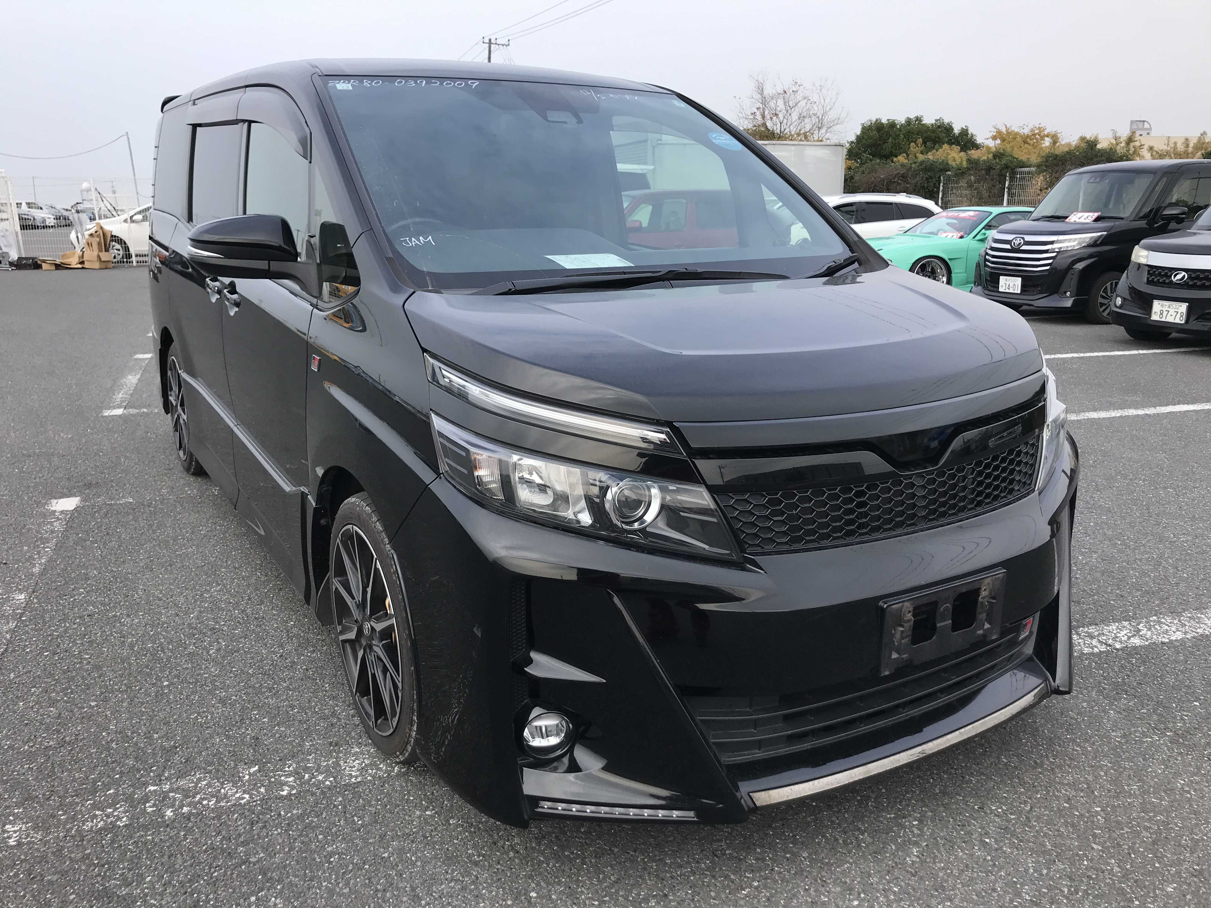 Toyota Voxy 2018