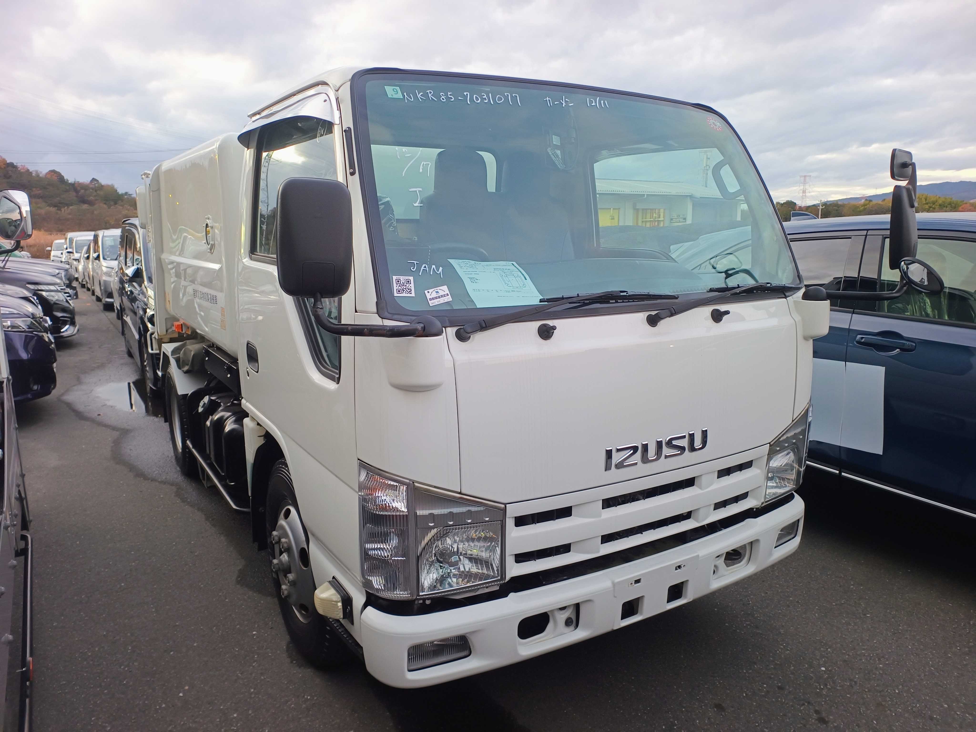 Isuzu Elf 2013