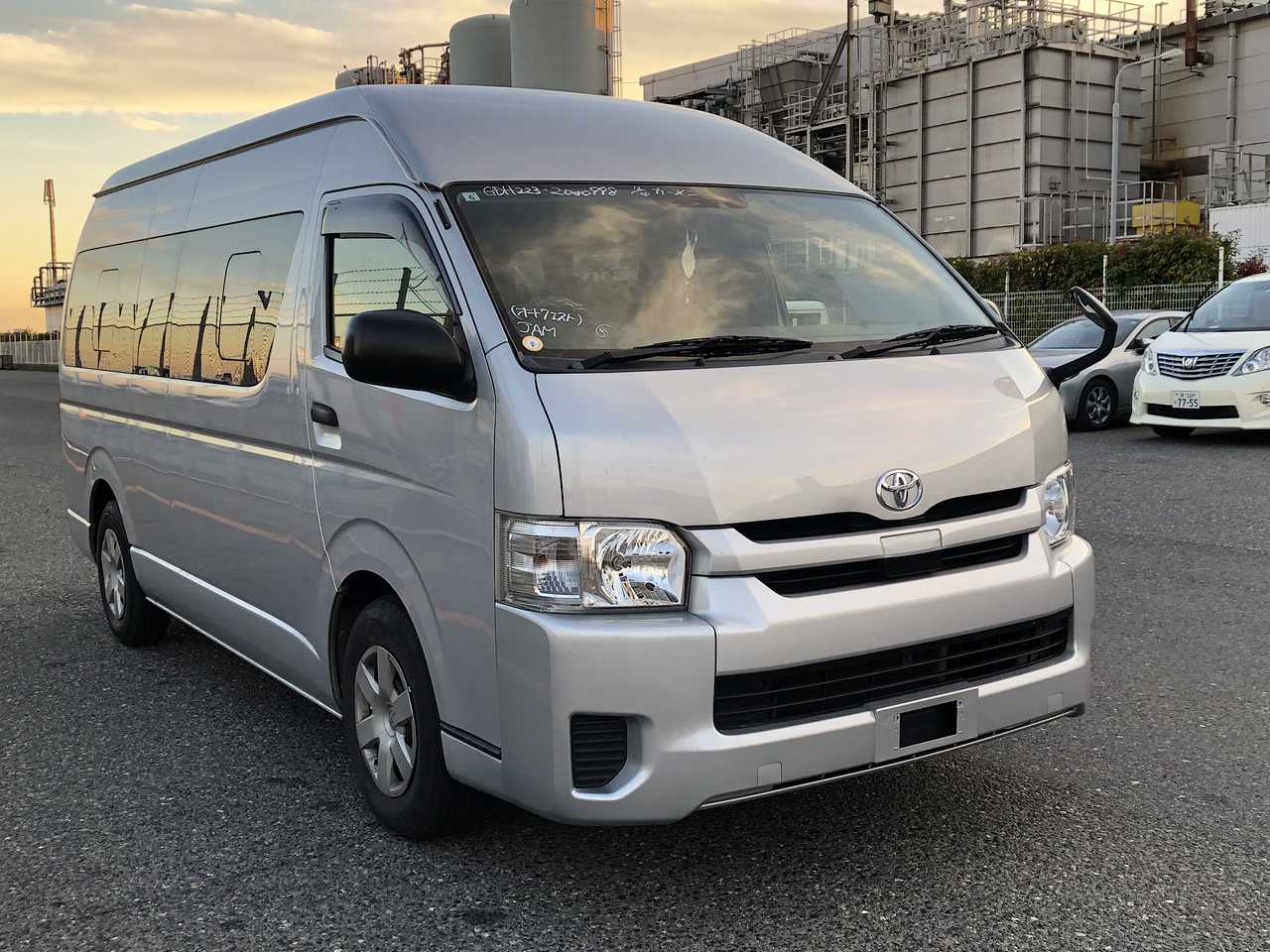 Toyota Hiace Commuter 2018