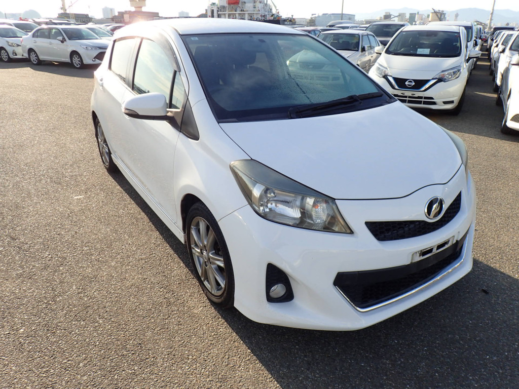 Toyota Vitz 2011
