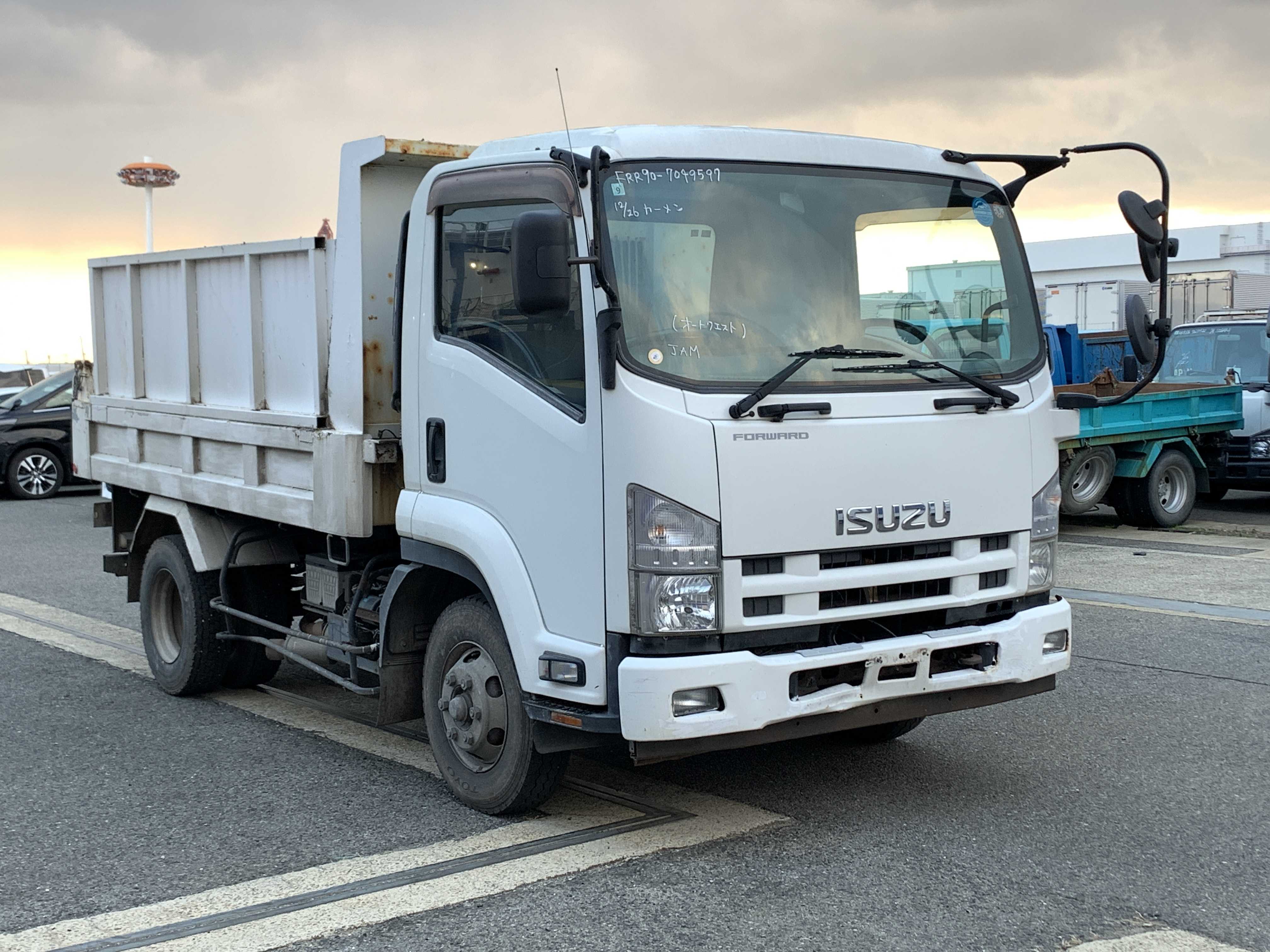 Isuzu Forward 2013