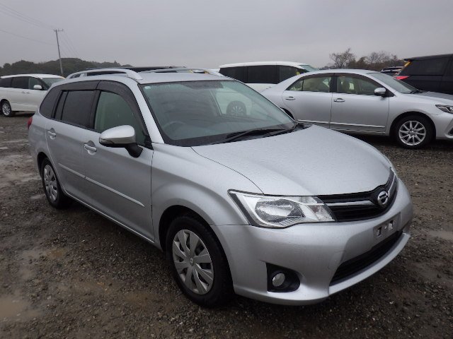 Toyota Corolla Fielder 2013