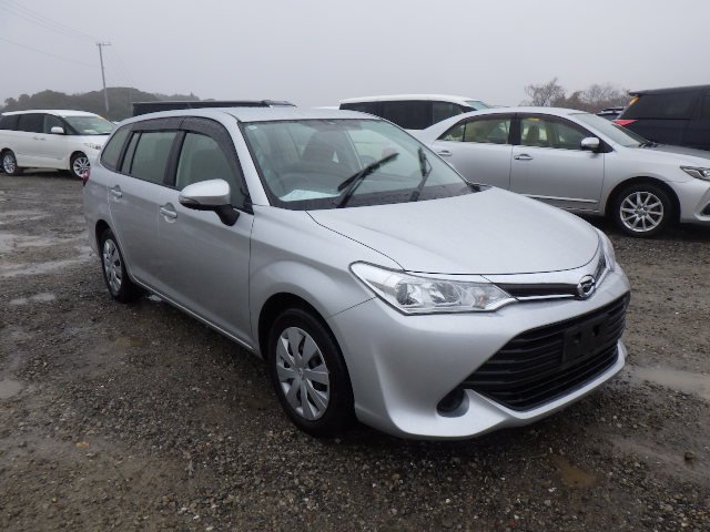 Toyota Corolla Fielder 2015