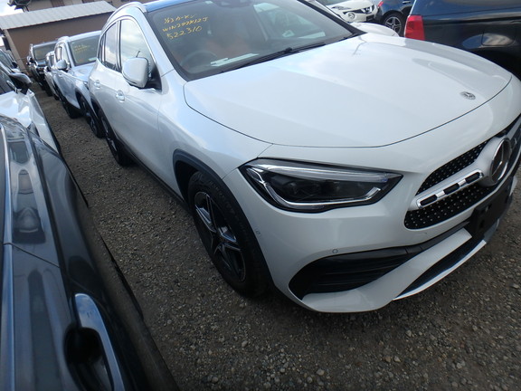 Mercedes Benz GLA-class 2023