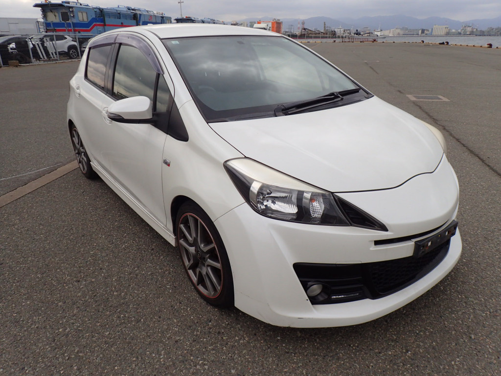 Toyota Vitz 2013
