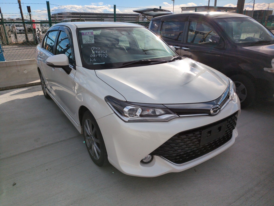 Toyota Corolla Axio 2016