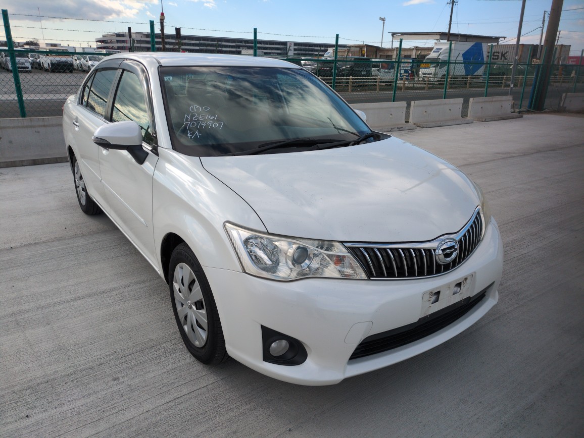 Toyota Corolla Axio 2013