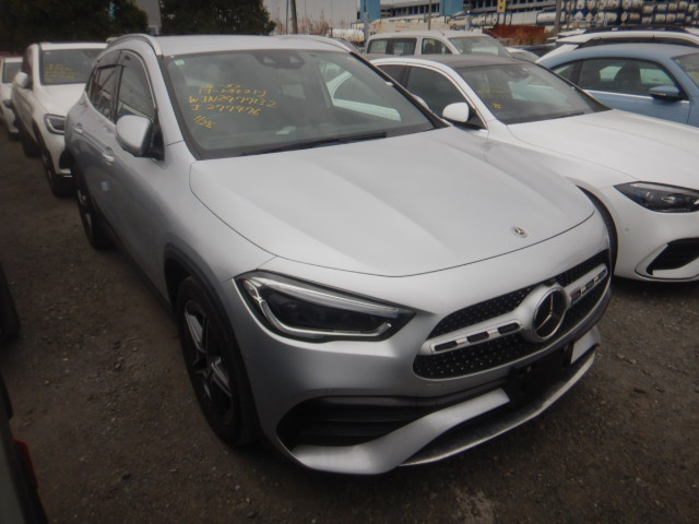 Mercedes Benz GLA-class 2021