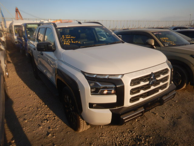 Mitsubishi Triton 2024