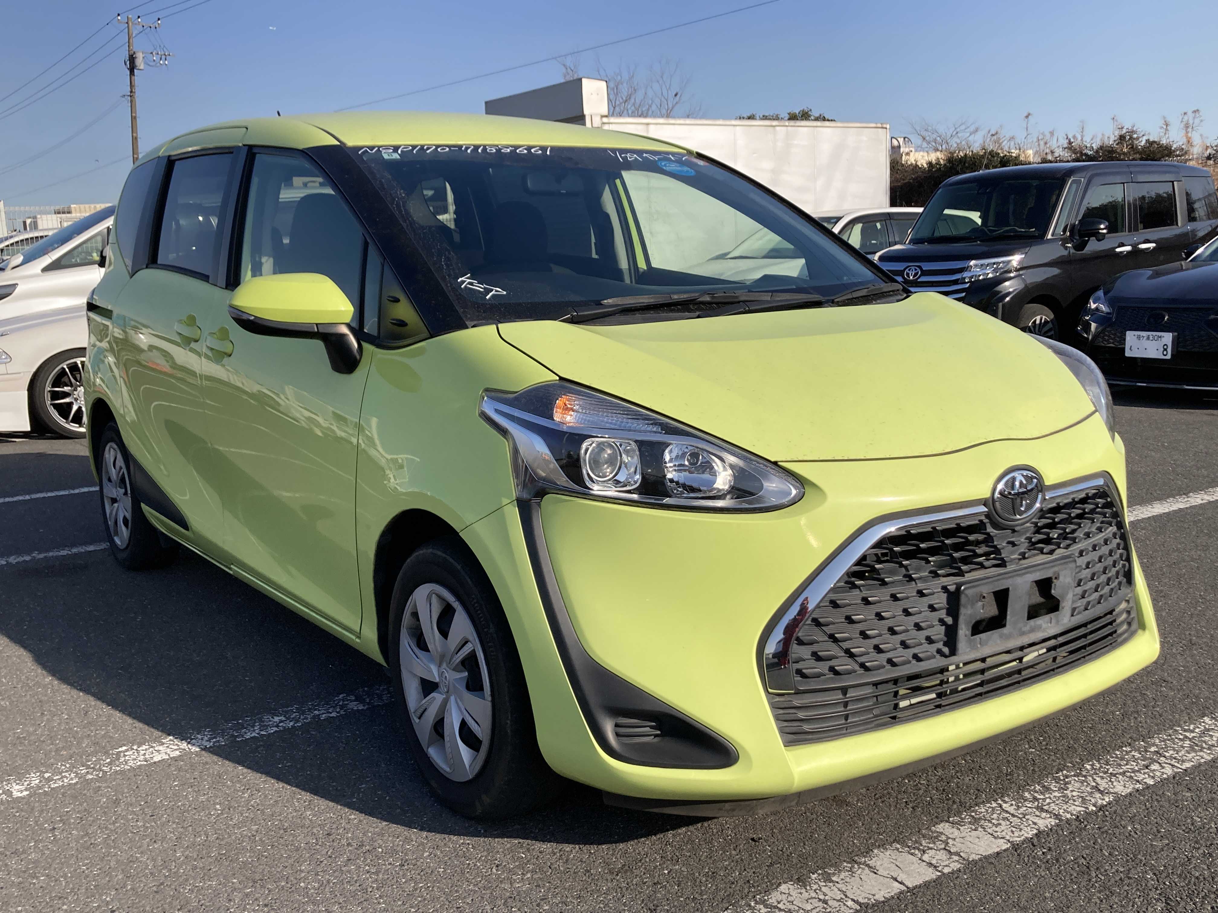 Toyota Sienta 2019
