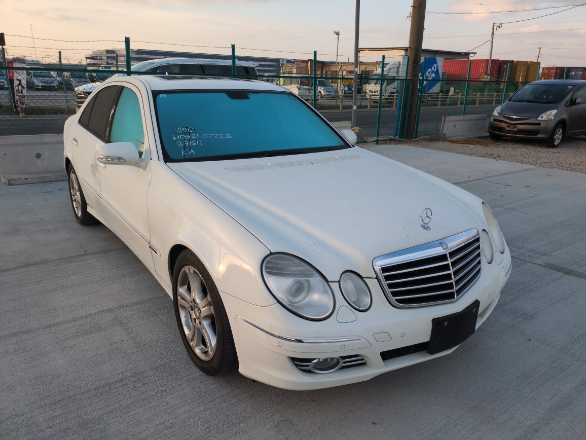 Mercedes Benz E-Class 2009