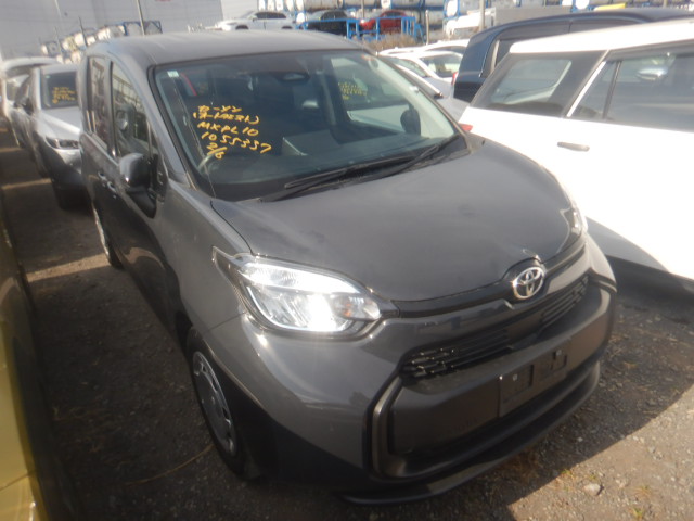 Toyota Sienta 2023