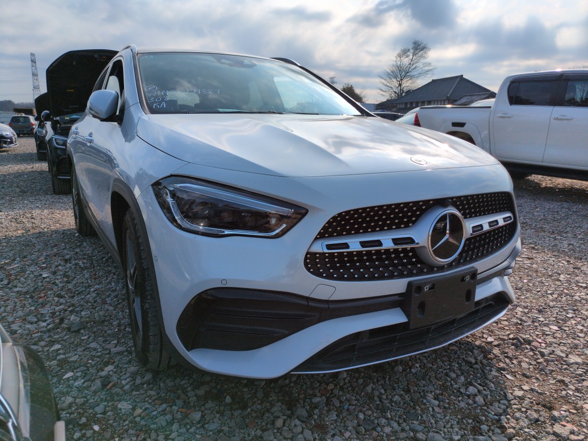 Mercedes Benz GLA-class 2021