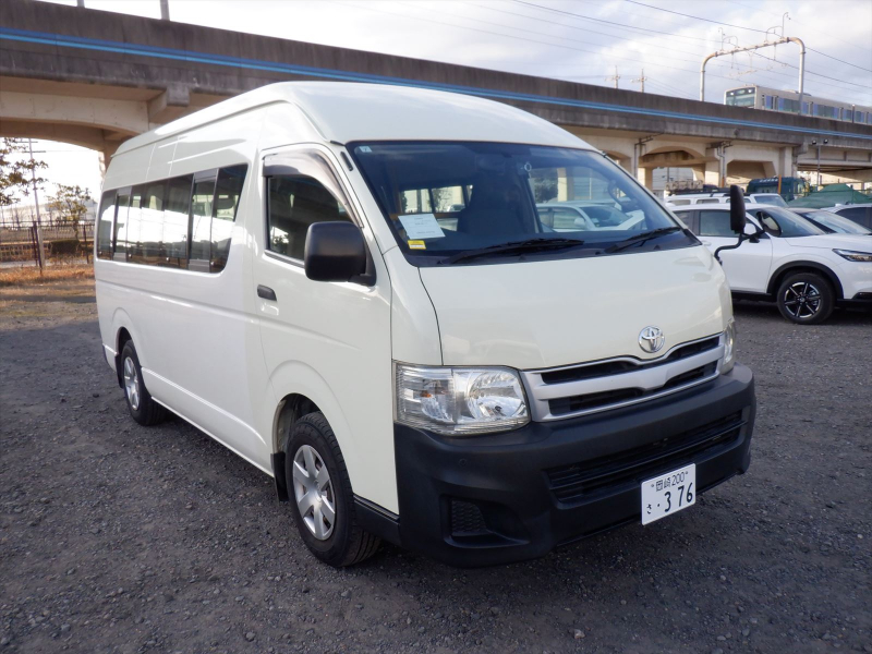 Toyota Hiace Commuter 2011