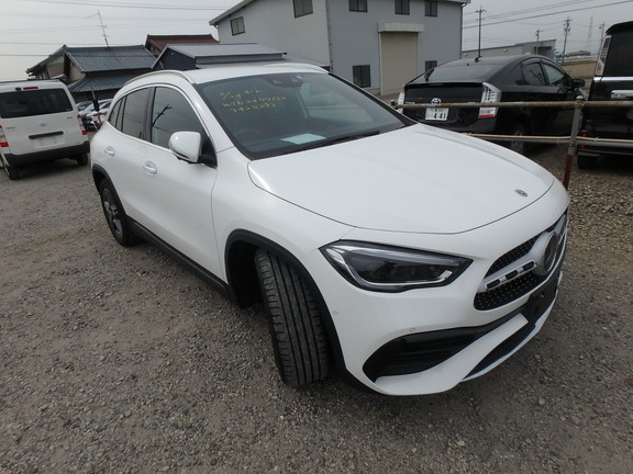 Mercedes Benz GLA-class 2022