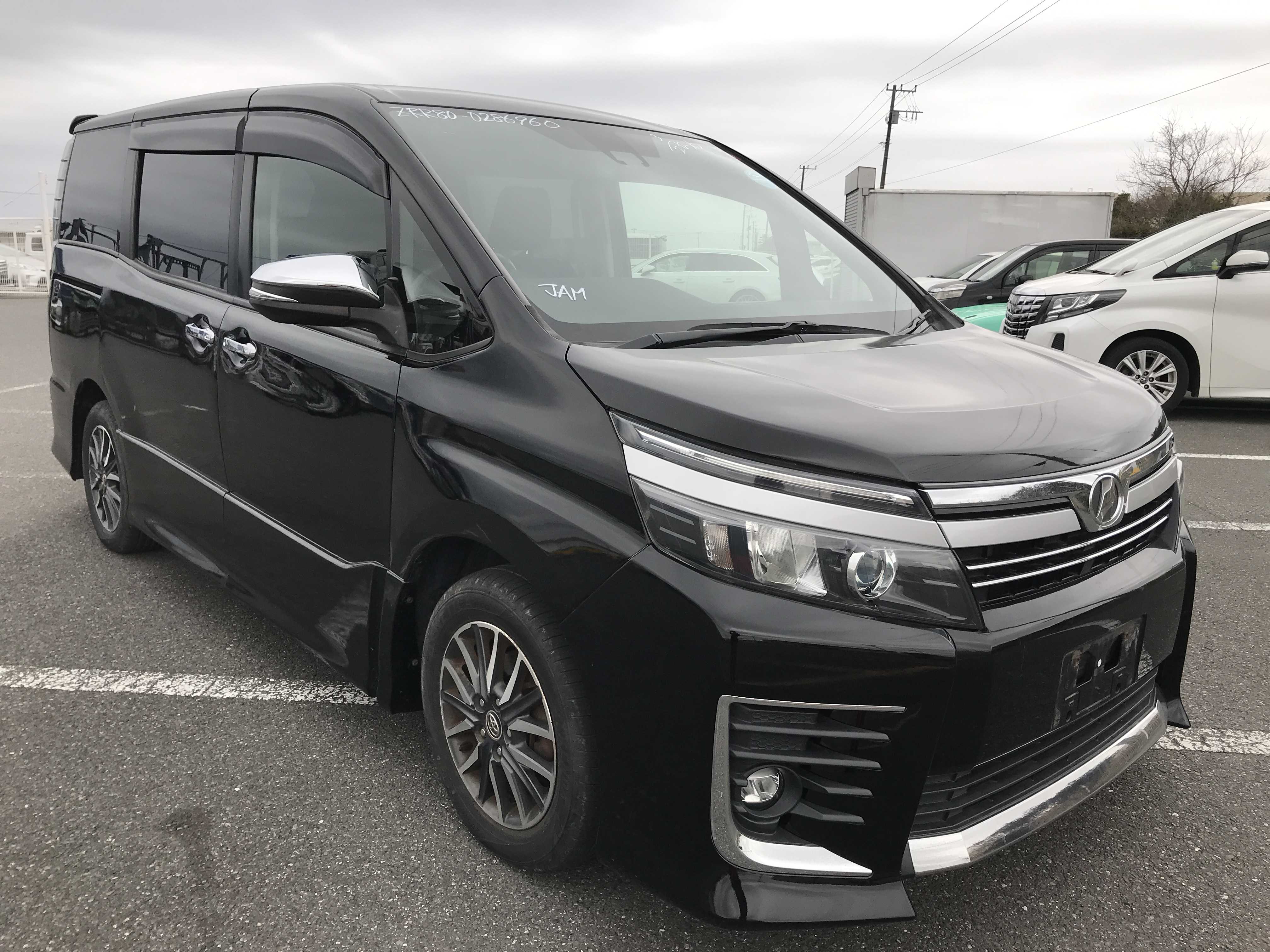 Toyota Voxy 2016