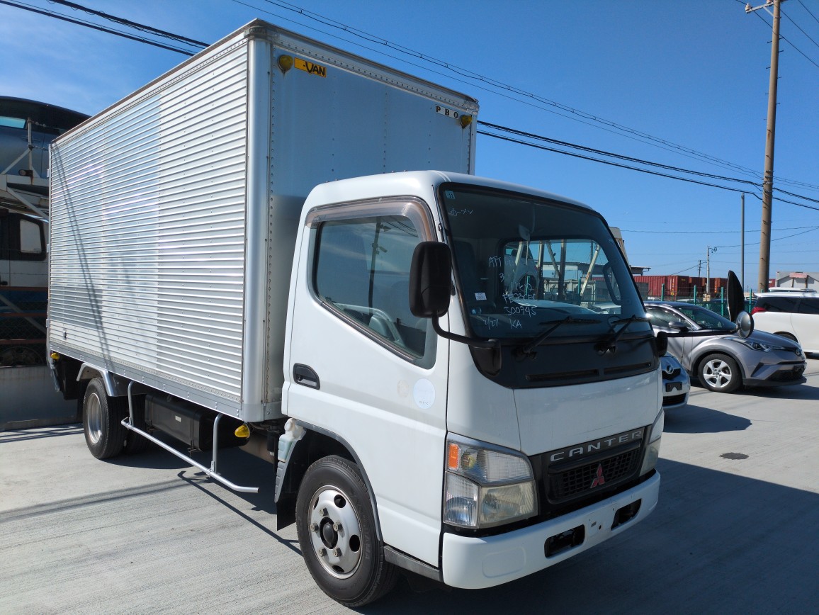 Mitsubishi Canter 2003