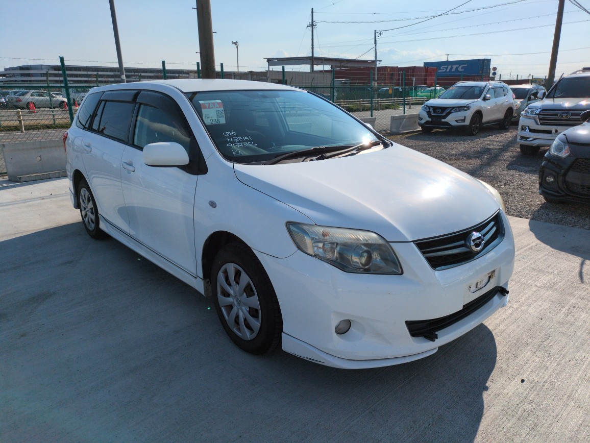 Toyota Corolla Fielder 2011
