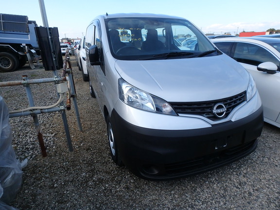 Nissan NV200 2022