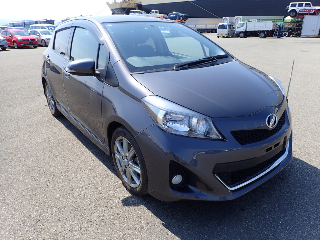 Toyota Vitz 2011
