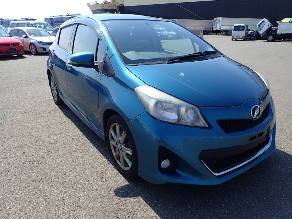 Toyota Vitz 2011