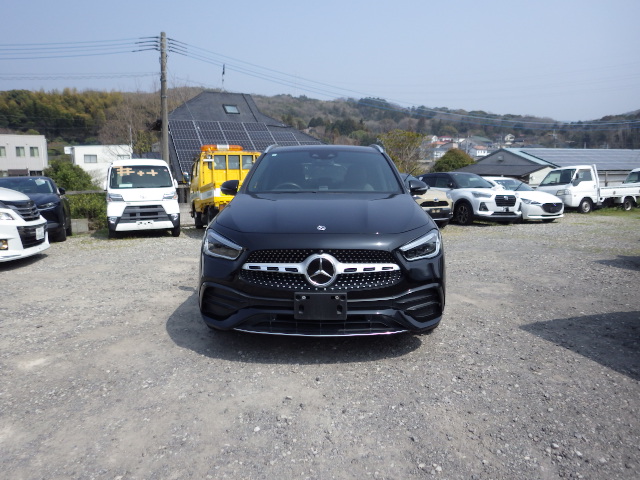 Mercedes Benz GLA-class 2022