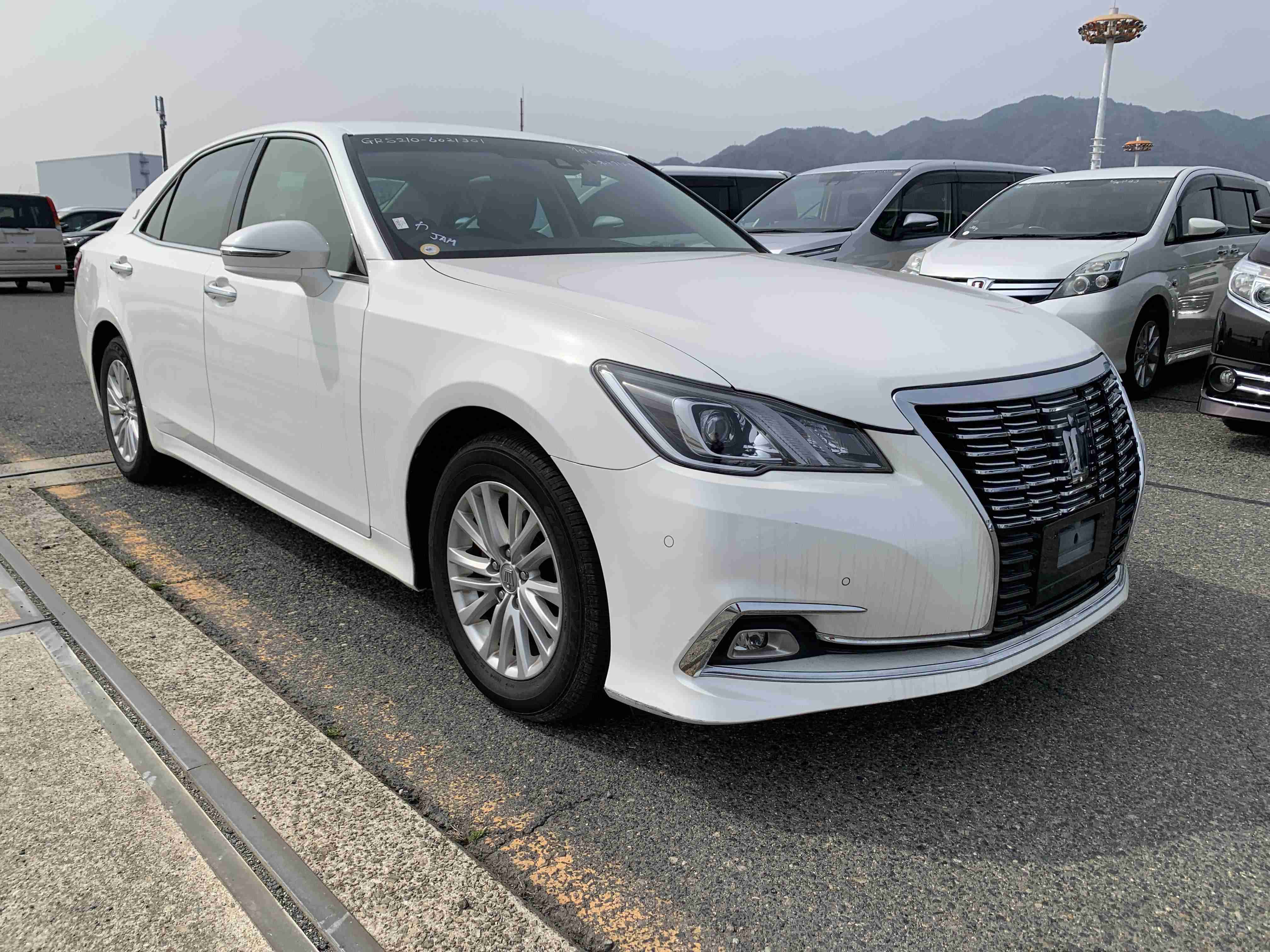Toyota Crown Sedan 2017
