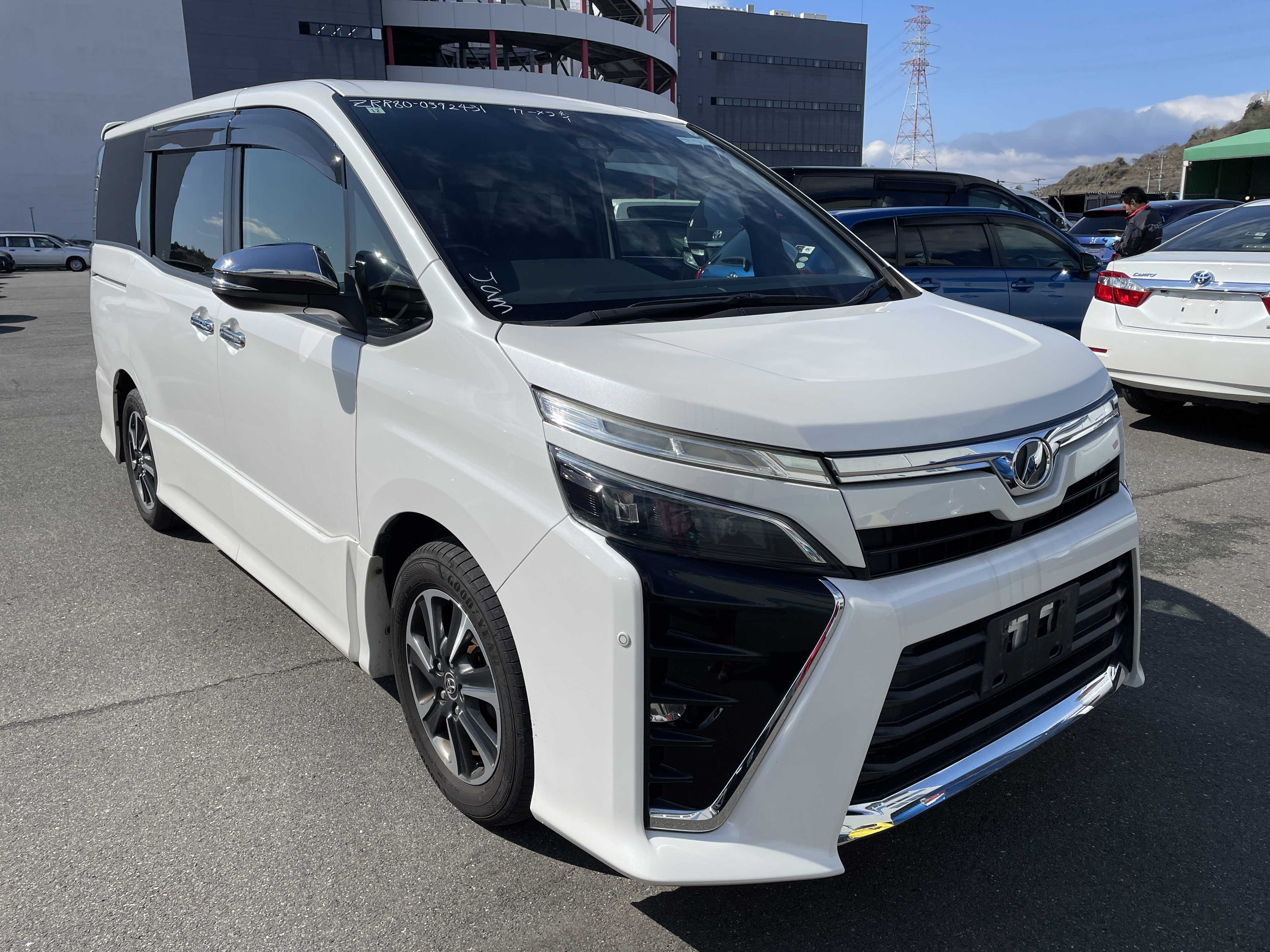 Toyota Voxy 2017