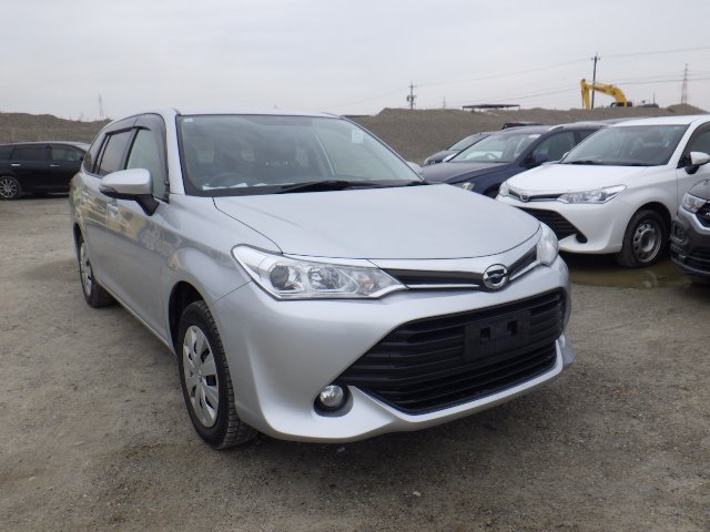 Toyota Corolla Fielder 2015