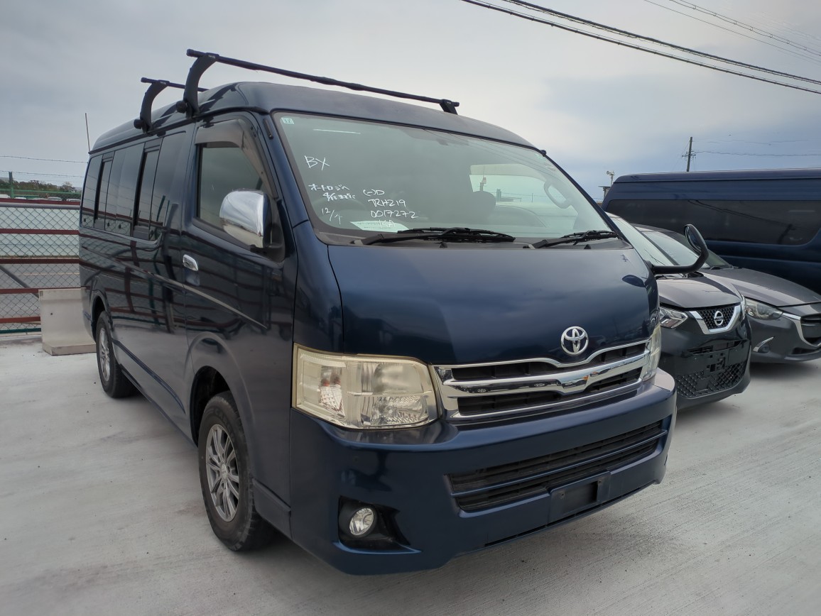 Toyota Hiace Wagon 2013