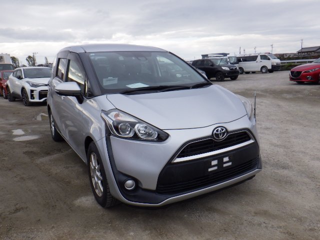 Toyota Sienta 2015