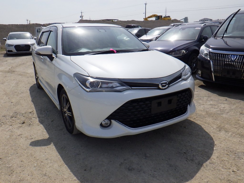 Toyota Corolla Fielder 2016