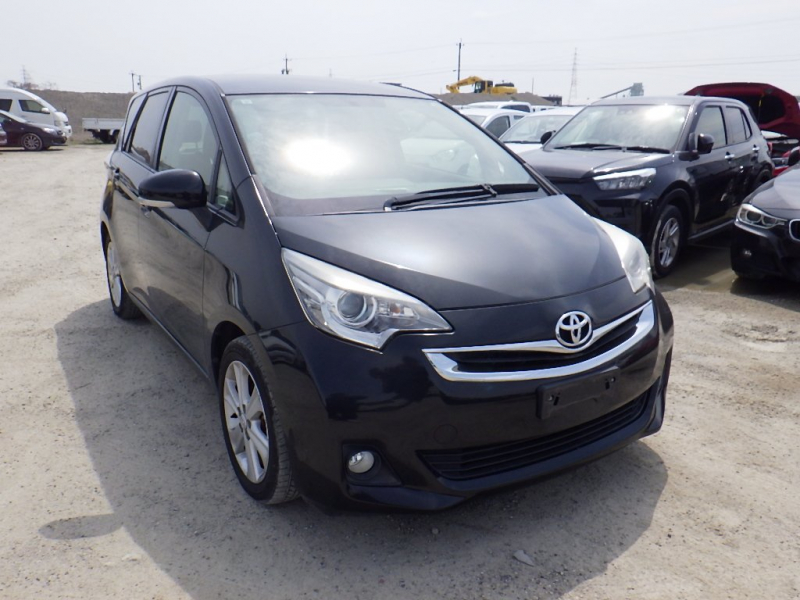 Toyota Ractis 2015