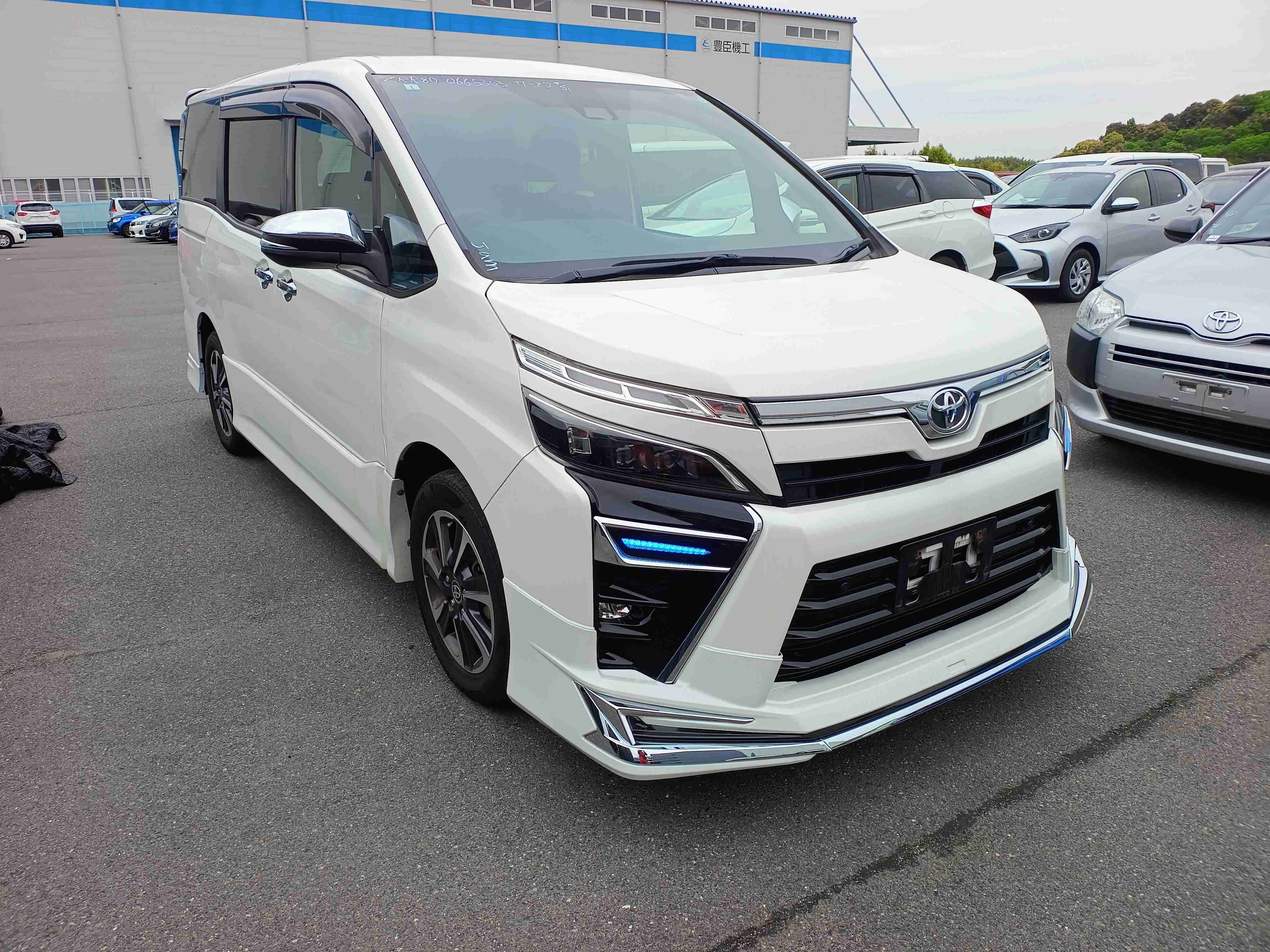 Toyota Voxy 2021