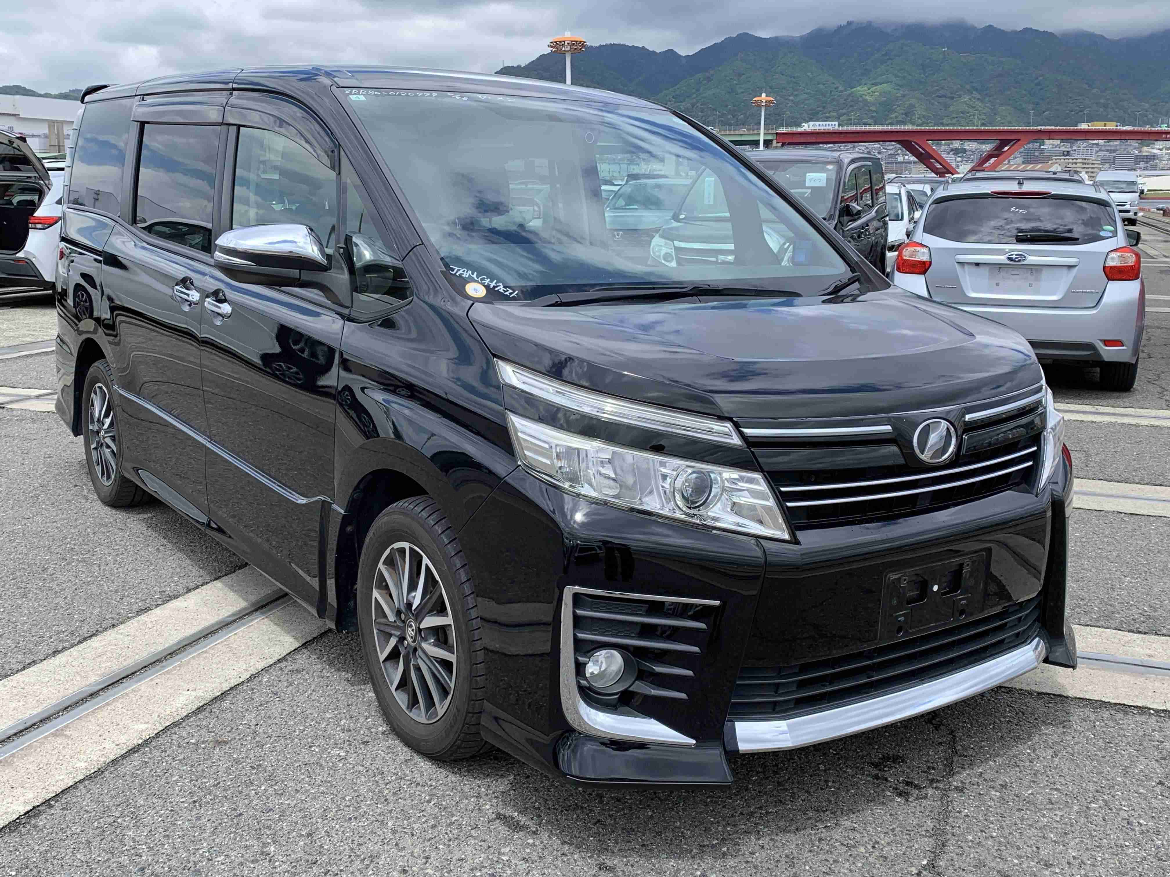 Toyota Voxy 2015