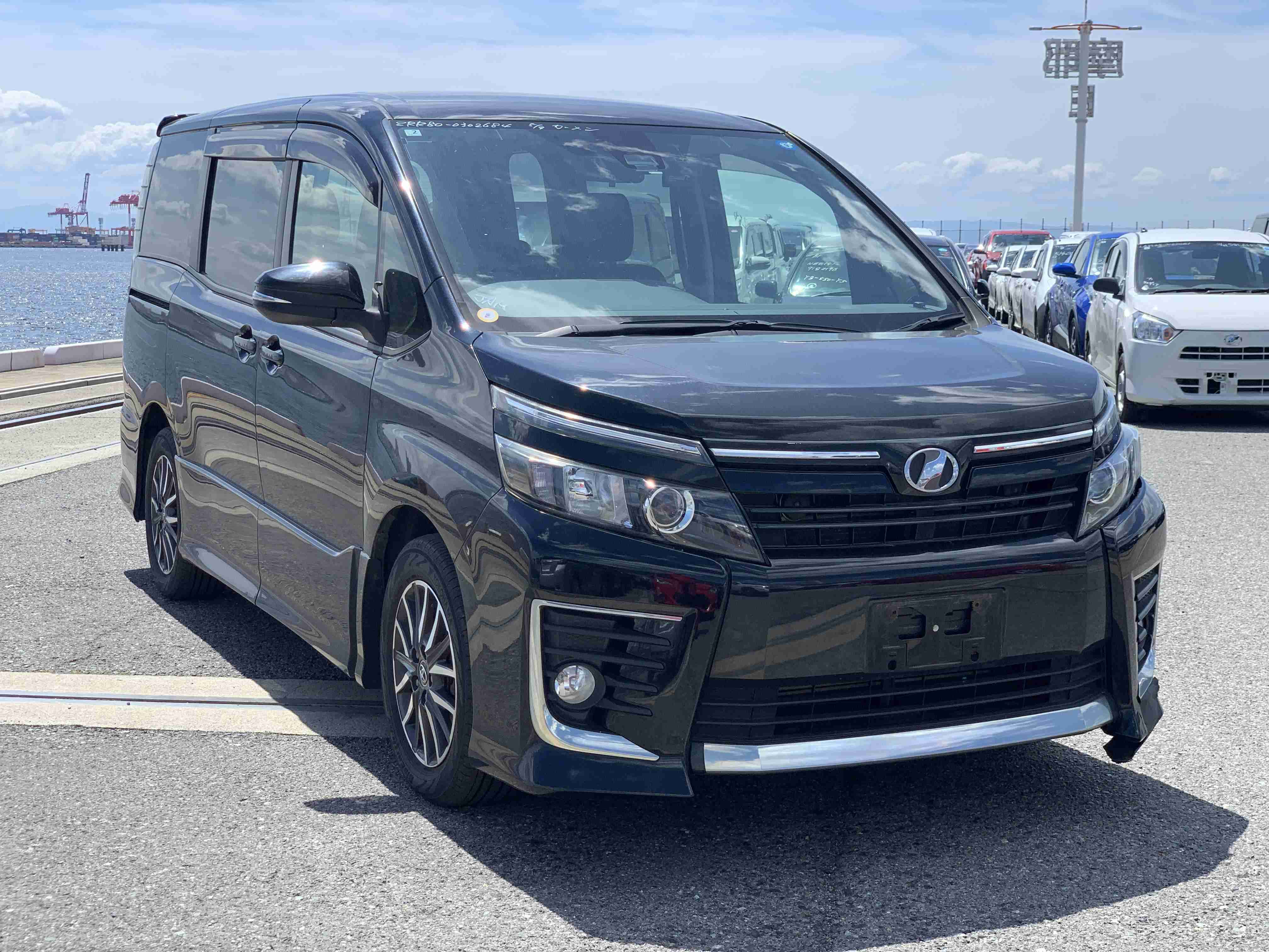 Toyota Voxy 2017