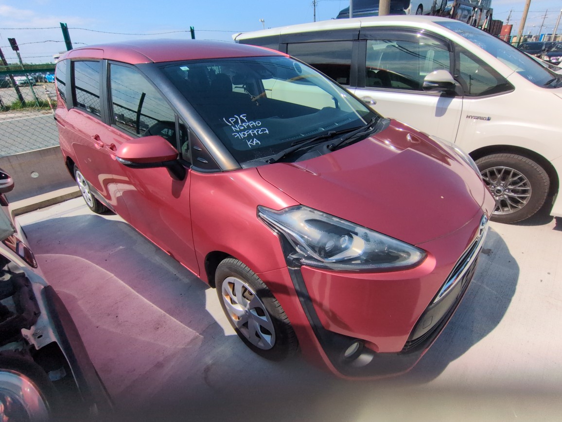 Toyota Sienta 2017