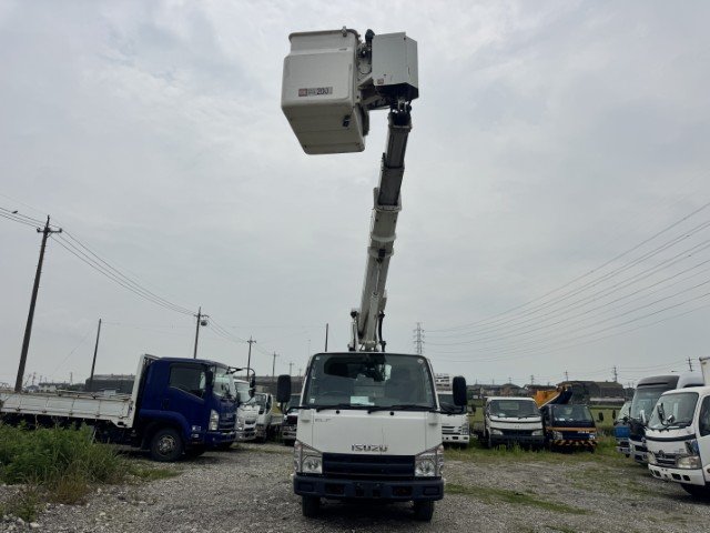Isuzu Elf 2014
